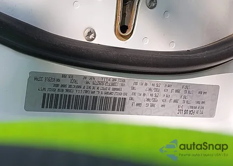 2018 Ram 1500 Tradesman 4X4 6'4 Box z USA, uszkodzony, nr VIN 1C6RR7FG2JS282729